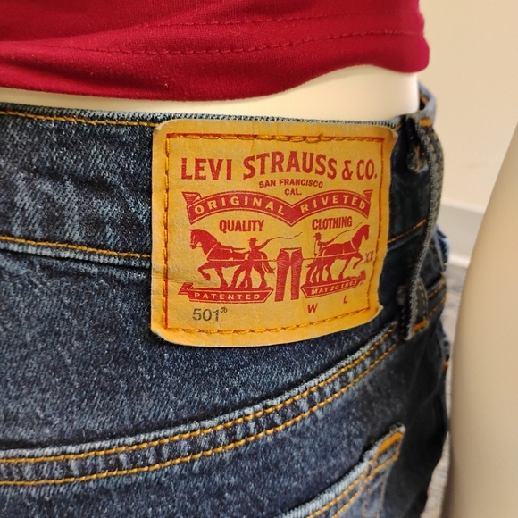 LEVI'S 501 shorts W28, Levi's denim cuffed shorts * Size 28 Small - Picture 10 of 12
